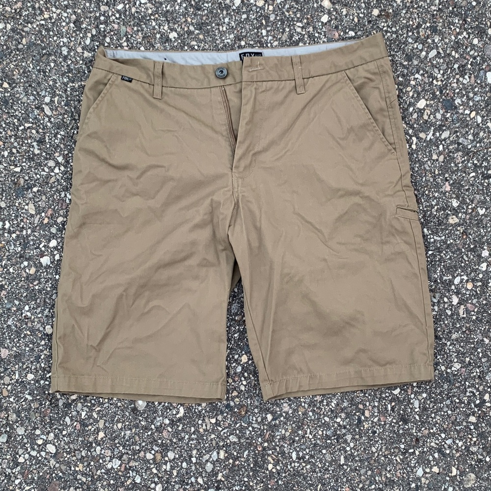 Men’s khaki shorts
